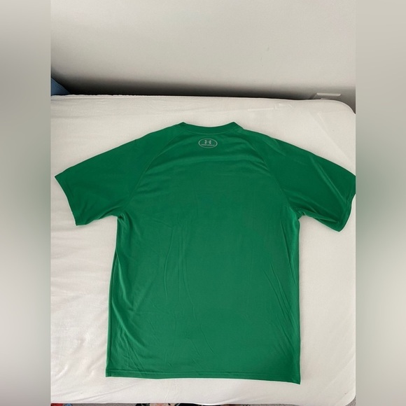 NOTRE DAME FIGHTING IRISH FOOTBALL x UNDER ARMOUR Green Logo T Shirt in Large - Picture 7 of 8